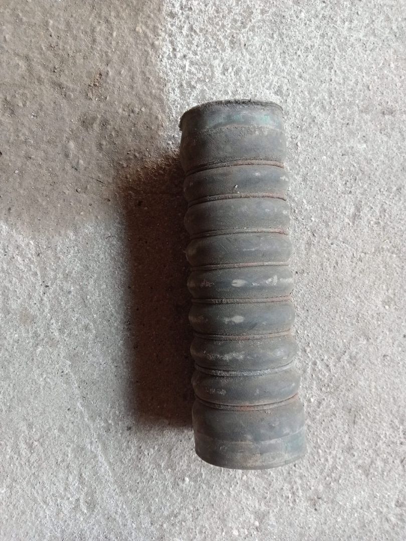 патрубок интеркулера IVECO EuroTech 1 поколение (1991 - 1999) - фото №1