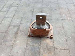 подушка крепления двигателя IVECO