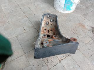 кронштейн (крепление) Renault, МКПП, 5600201638