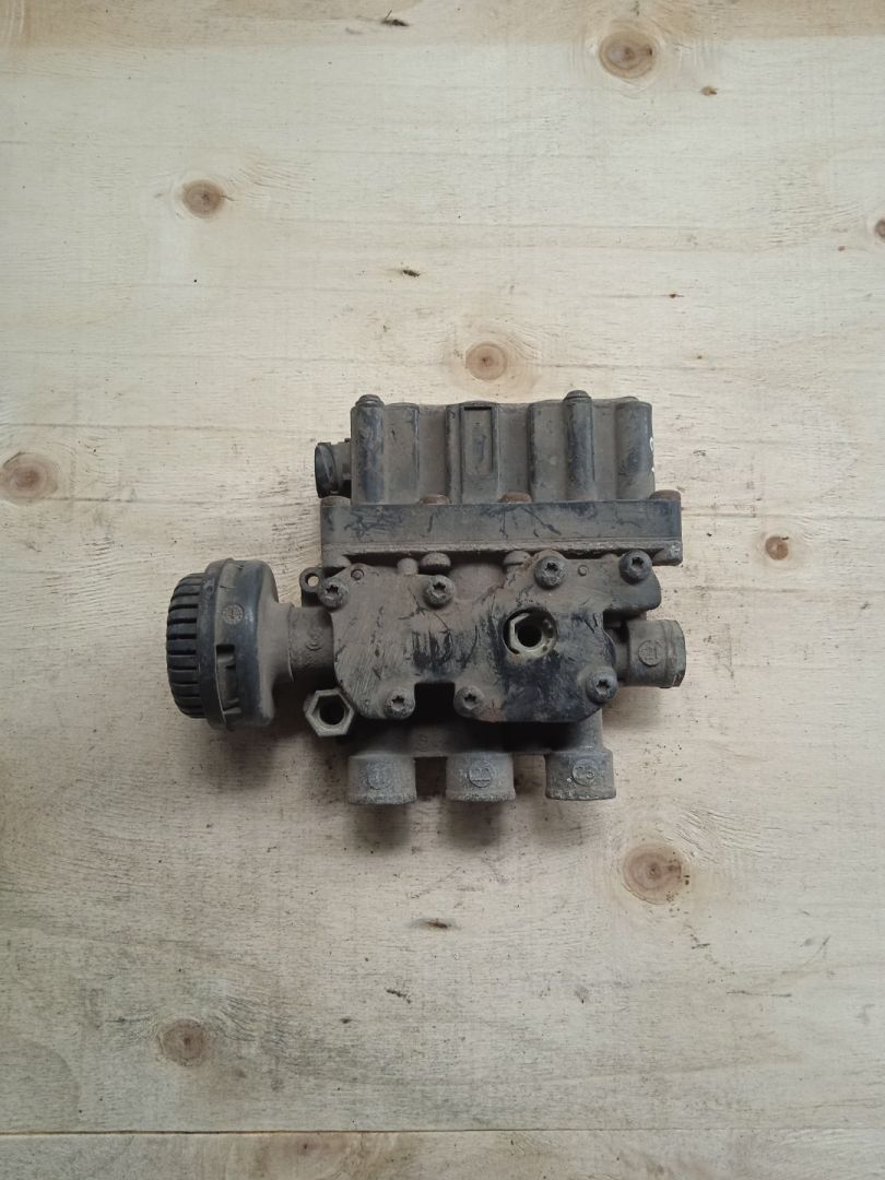 кран уровня подвески Mercedes-Benz, 4728800000 - фото №1