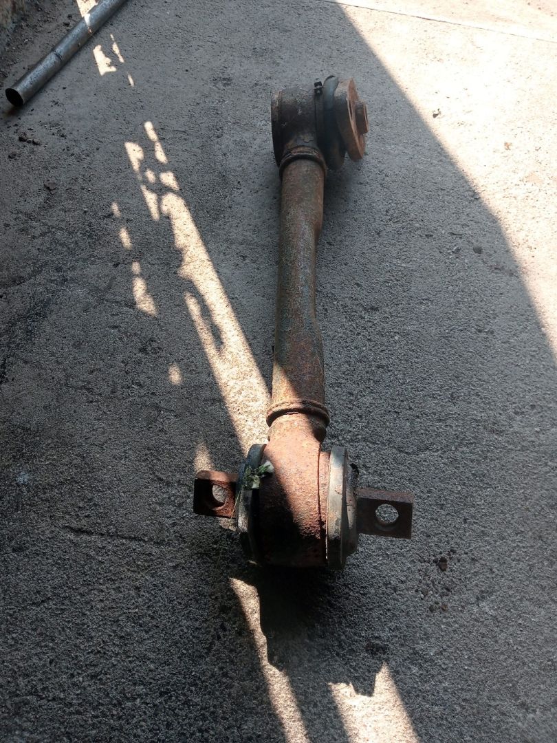 Реактивная тяга задней подвески Mercedes-Benz, МКПП - фото №1