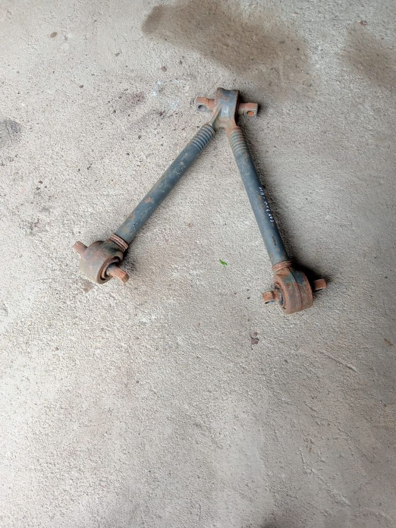 Реактивная тяга задней подвески Mercedes-Benz Actros 1 поколение (MP1) (1996 - 2003), АКПП - фото №1