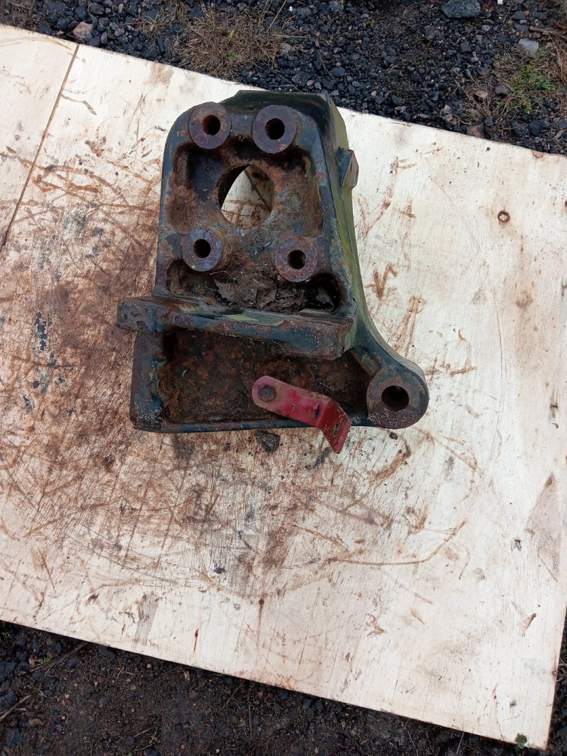 Кронштейн рулевого редуктора Renault Premium 1 поколение (1996 - 2005), GDi, седан - фото №1