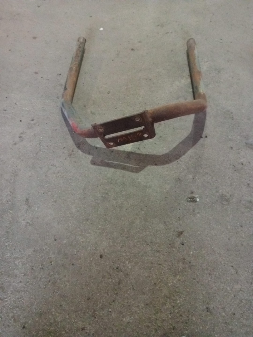 крепление ( кронштейн ) крыла MAN F90 1 поколение (1986 - 1997) - фото №1