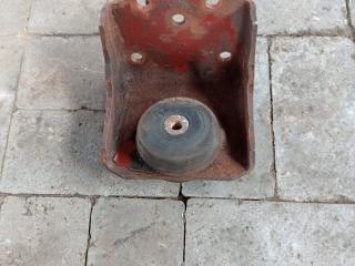 подушка крепления двигателя IVECO