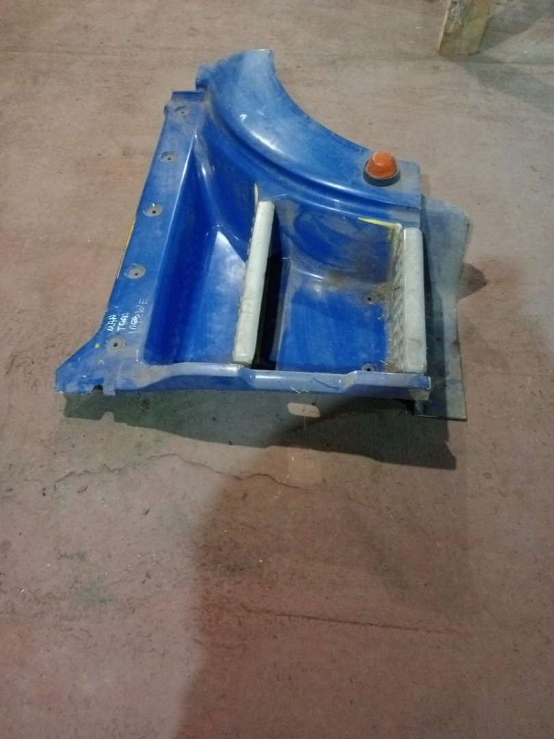 подножка MAN TGA 1 поколение (2000 - 2008) - фото №1