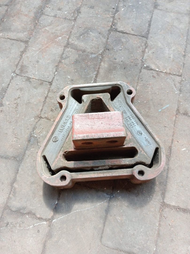 подушка крепления двигателя IVECO, 41213740505743 - фото №1