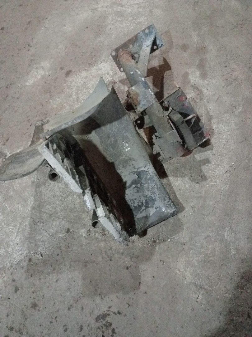 Подножка кабины Volvo FL 1 поколение (1985 - 2006) - фото №1