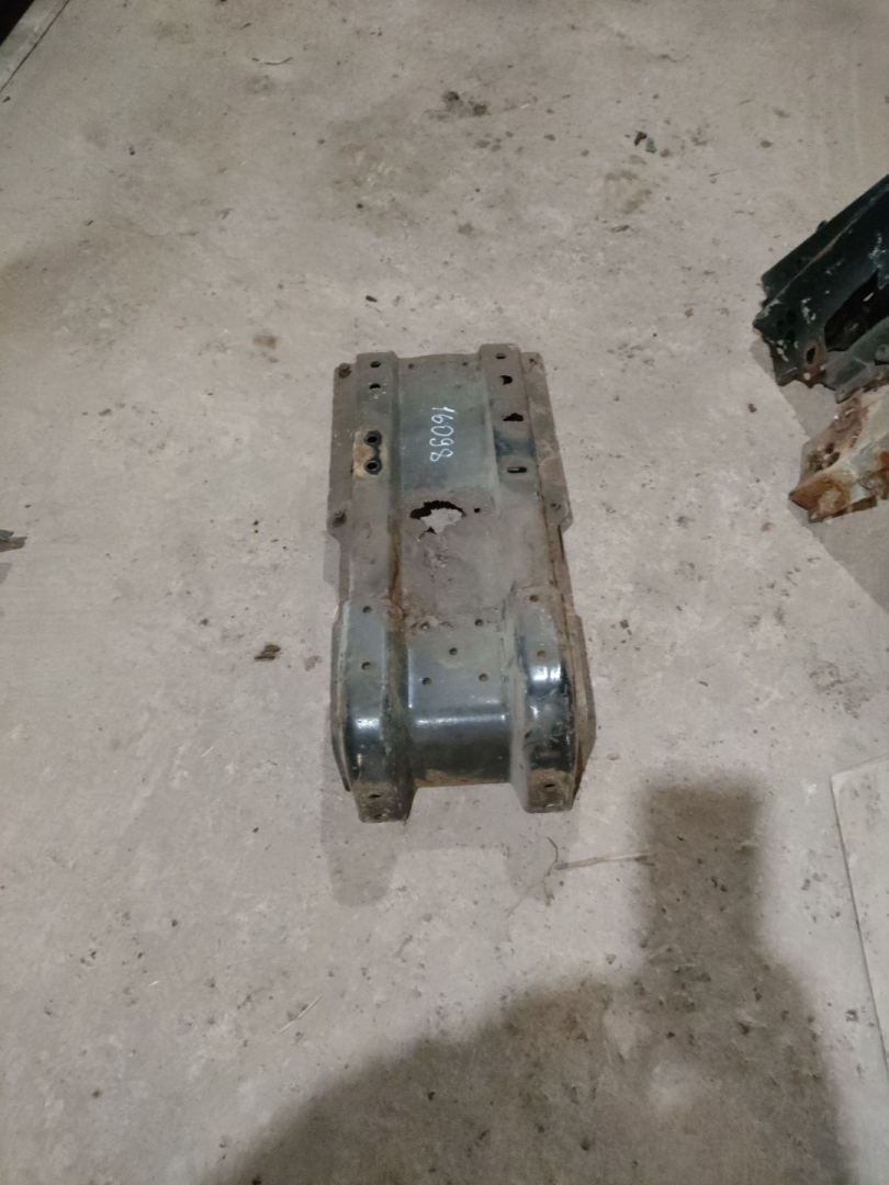 крепление ( кронштейн ) крыла MAN TGA 1 поколение (2000 - 2008) - фото №1