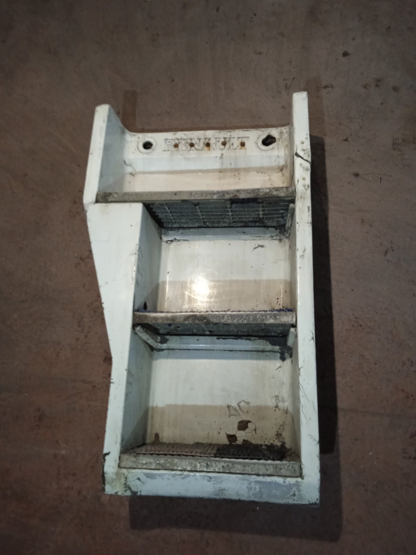 подножка Renault Magnum 2 поколение (1997 - 2001), 5000936142 - фото №1