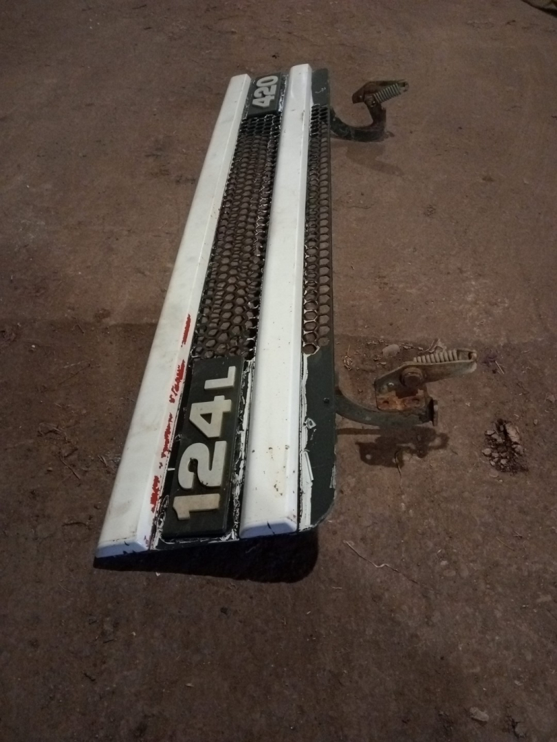 решетка капота Scania 124 1 поколение (1996 - 2004) - фото №1