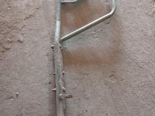 крепление ( кронштейн ) крыла Scania