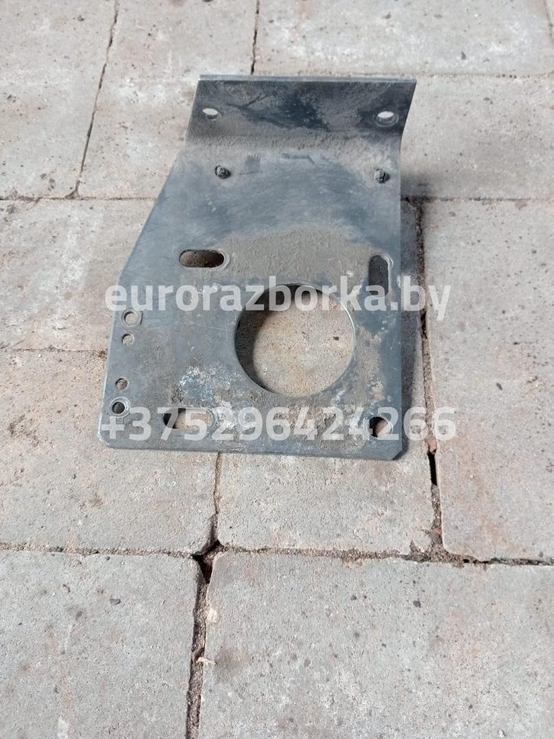 кронштейн (крепление) Renault, МКПП - фото №1