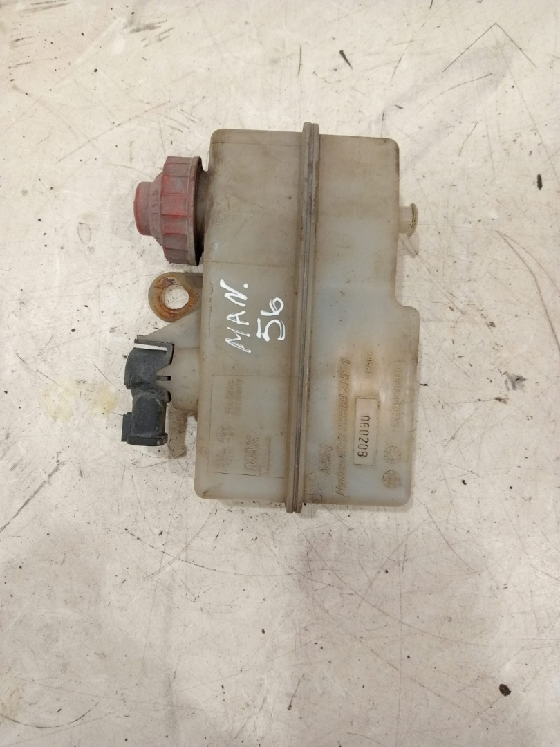 бачок главного цилиндра сцепления MAN TGA 1 поколение (2000 - 2008) - фото №1