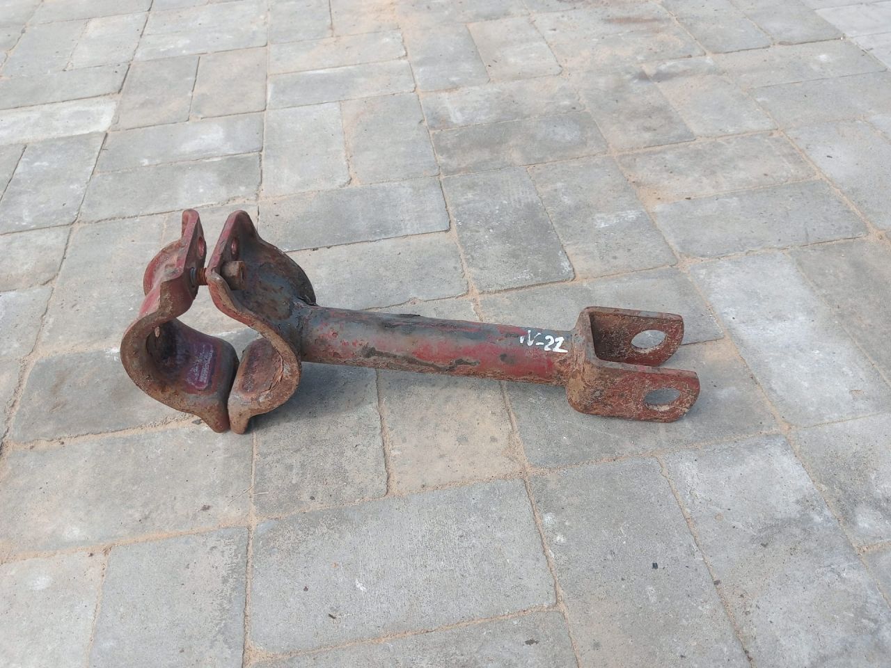 крепление стабилизатора / втулки стабилизатора IVECO EuroCargo 1 поколение (1991 - 2000), хетчбэк 3 дв. - фото №1