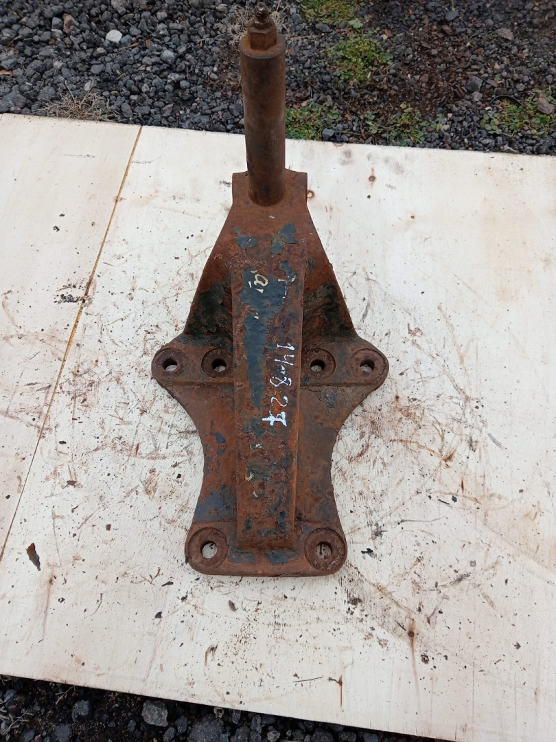 кронштейн рессоры MAN F90 1 поколение (1986 - 1997) - фото №1