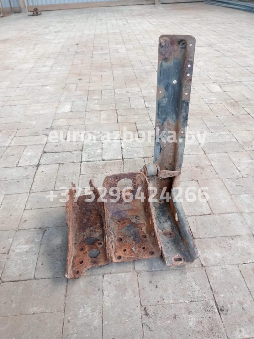 кронштейн (крепление) Mercedes-Benz - фото №1