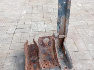 кронштейн (крепление) Mercedes-Benz