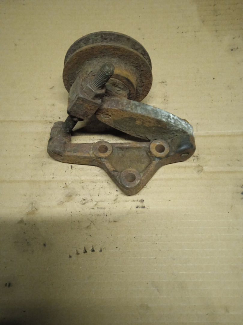 ролик натяжителя MAN F2000 1 поколение (1994 - 1998) - фото №1