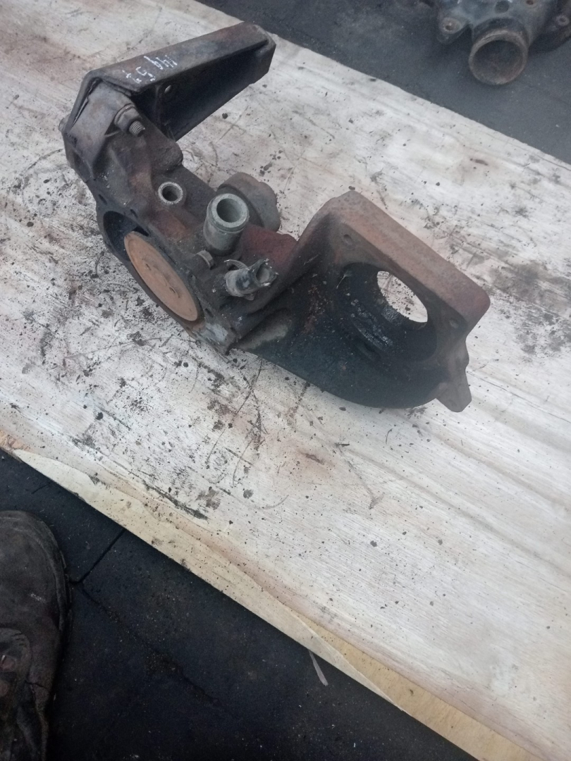 помпа IVECO EuroCargo 1 поколение (1991 - 2000) - фото №1