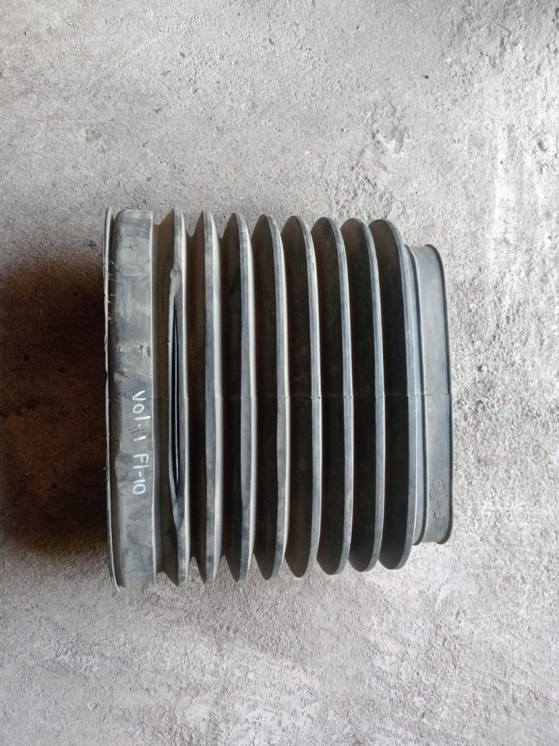 патрубок воздушного фильтра Volvo FL 1 поколение (1985 - 2006) - фото №1