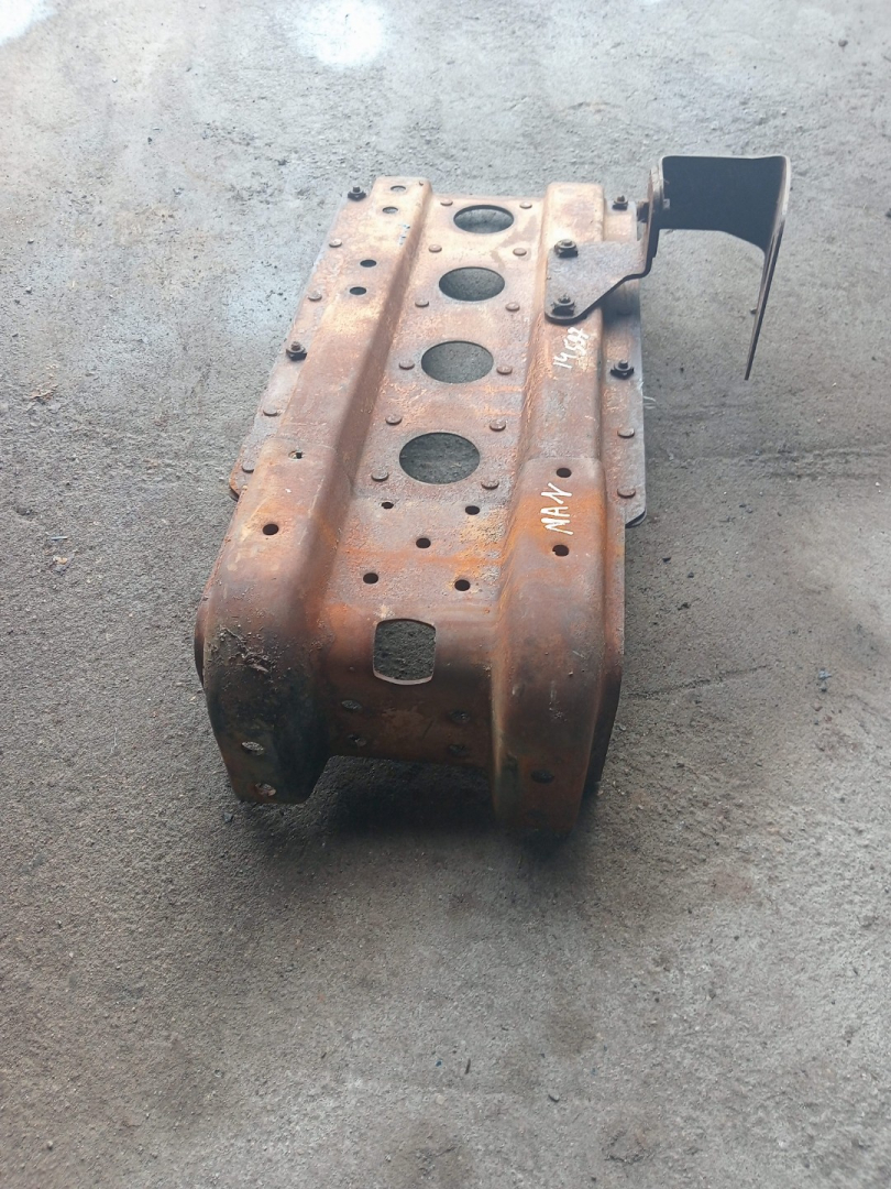 крепление ( кронштейн ) крыла MAN TGA 1 поколение (2000 - 2008) - фото №1