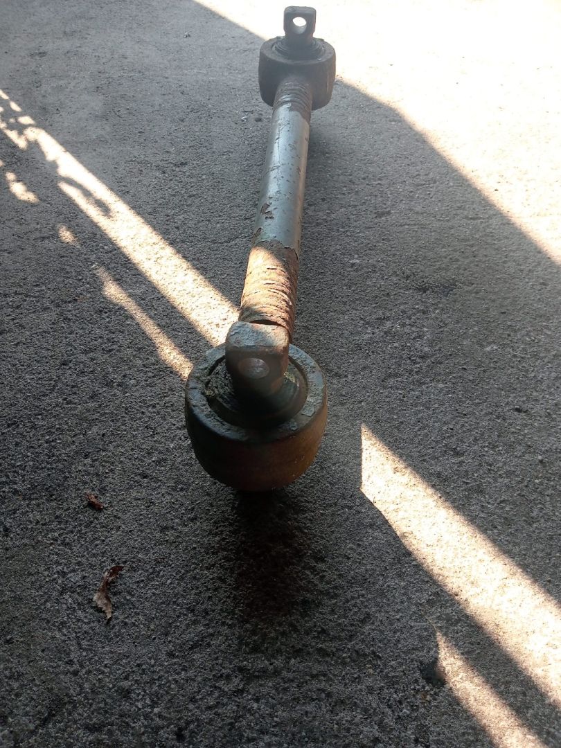 Реактивная тяга задней подвески Mercedes-Benz, МКПП - фото №1