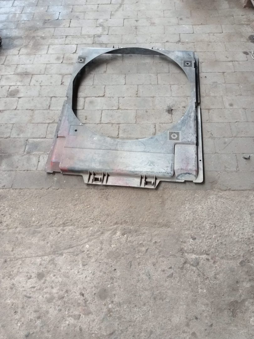 диффузор вентилятора IVECO EuroTech 1 поколение (1991 - 1999), 1234567890 - фото №1