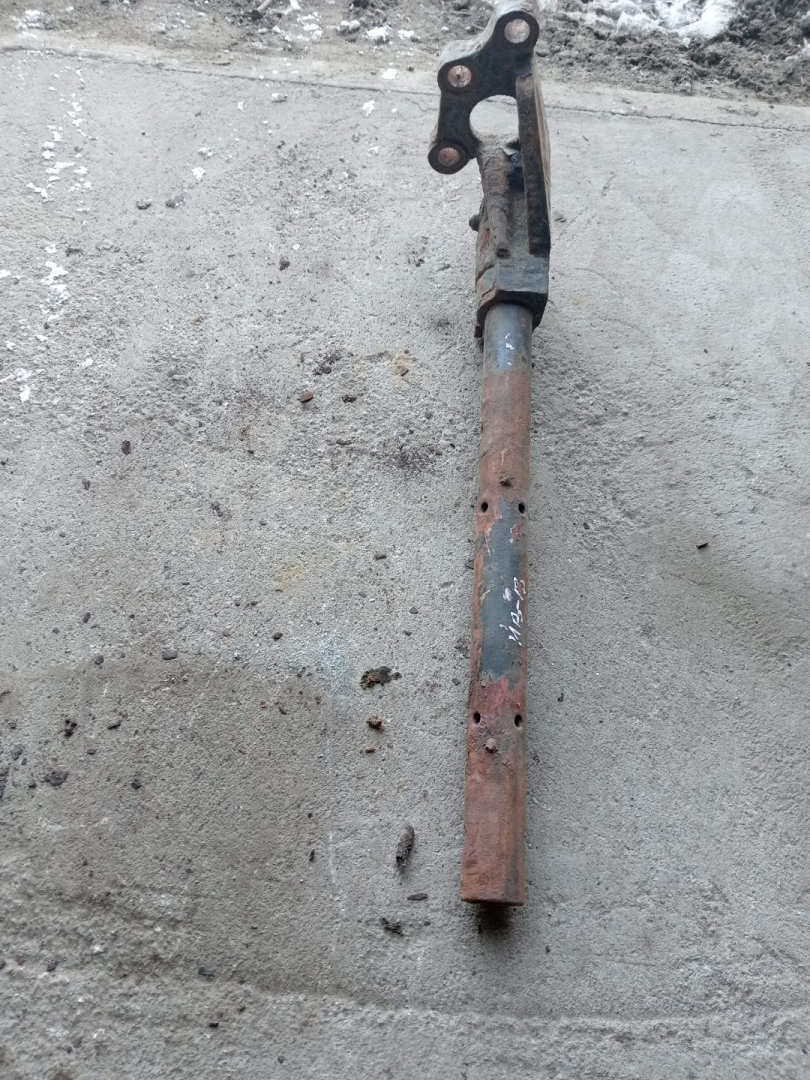 крепление ( кронштейн ) крыла Mercedes-Benz - фото №1