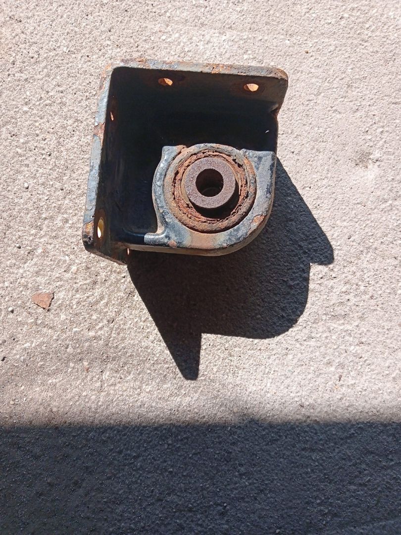 подушка крепления двигателя MAN, МКПП - фото №1