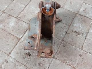 кронштейн (крепление) Mercedes-Benz