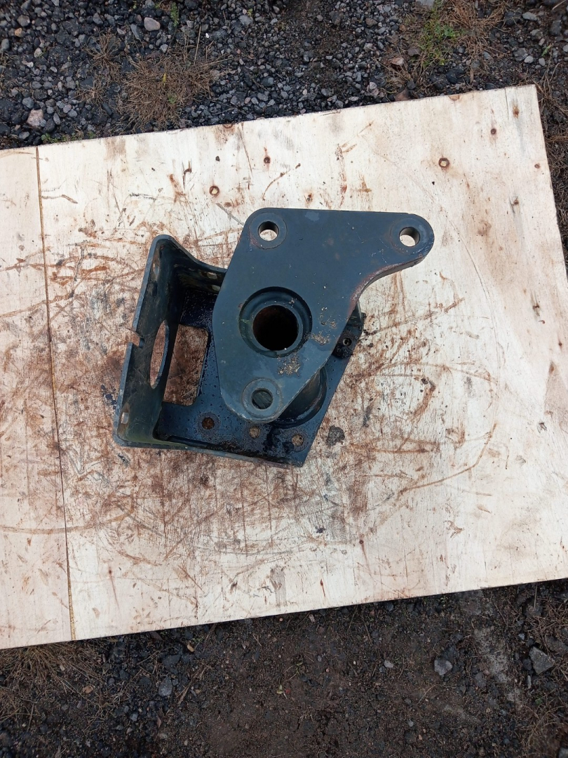 Кронштейн рулевого редуктора MAN TGA 1 поколение (2000 - 2008), GDi, седан - фото №1