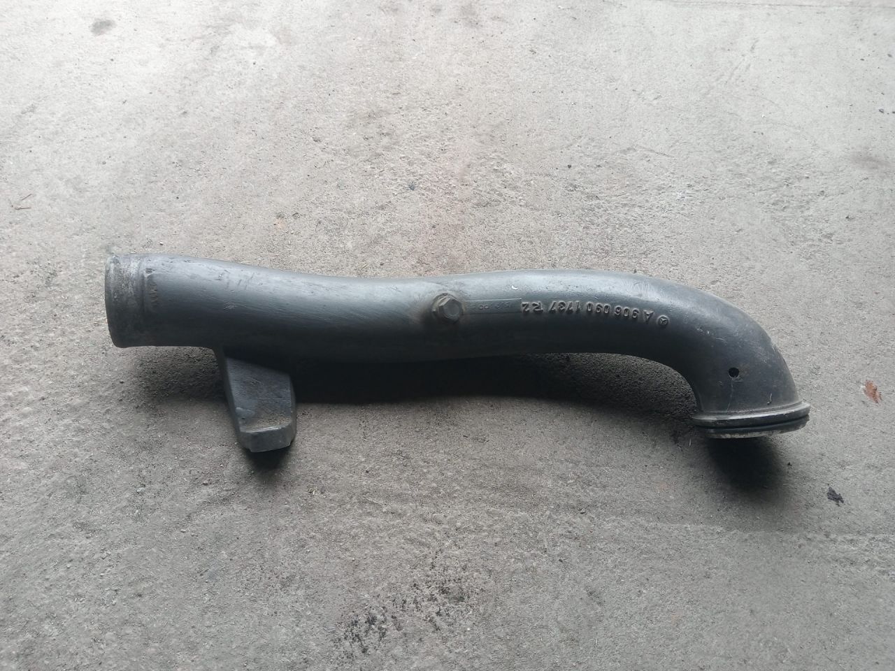 патрубок (трубопровод, шланг) Mercedes-Benz Atego 1 поколение (1998 - 2013) - фото №1