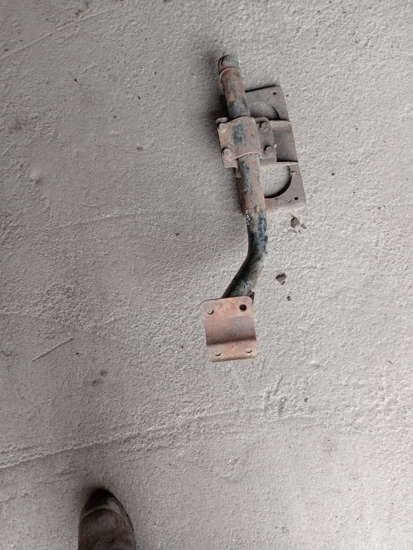 крепление ( кронштейн ) крыла MAN F2000 1 поколение (1994 - 1998) - фото №1