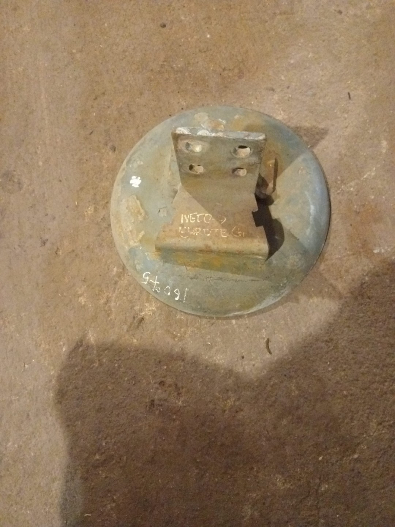 кронштейн пневмоподушки IVECO EuroTech 1 поколение (1991 - 1999) - фото №1