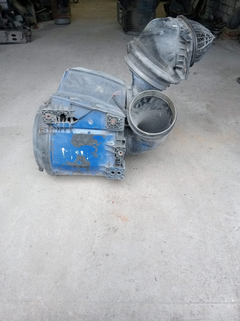 корпус воздушного фильтра Mercedes-Benz Atego 1 поколение (1998 - 2013) - фото №1