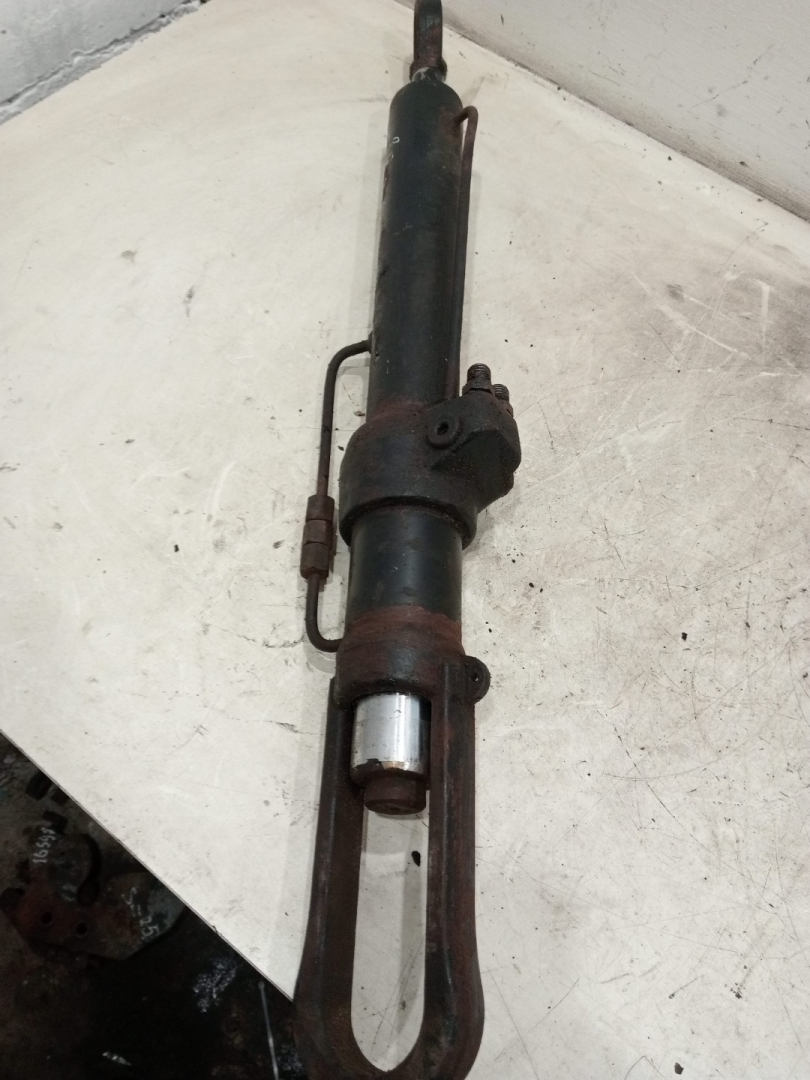 цилиндр подъёма кабины MAN F90 1 поколение (1986 - 1997) - фото №1