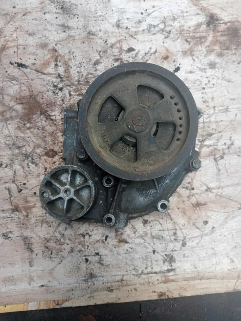 помпа Scania 124 1 поколение (1996 - 2004) - фото №1