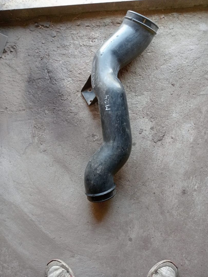 патрубок (трубопровод, шланг) Mercedes-Benz Actros 1 поколение (MP1) (1996 - 2003) - фото №1