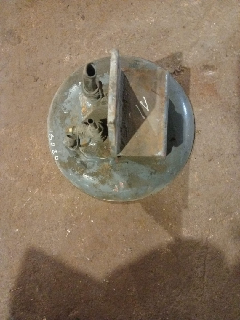 кронштейн пневмоподушки IVECO EuroTech 1 поколение (1991 - 1999) - фото №1