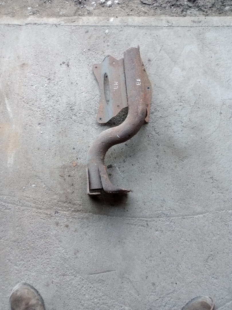 крепление ( кронштейн ) крыла Mercedes-Benz Atego 1 поколение (1998 - 2013) - фото №1