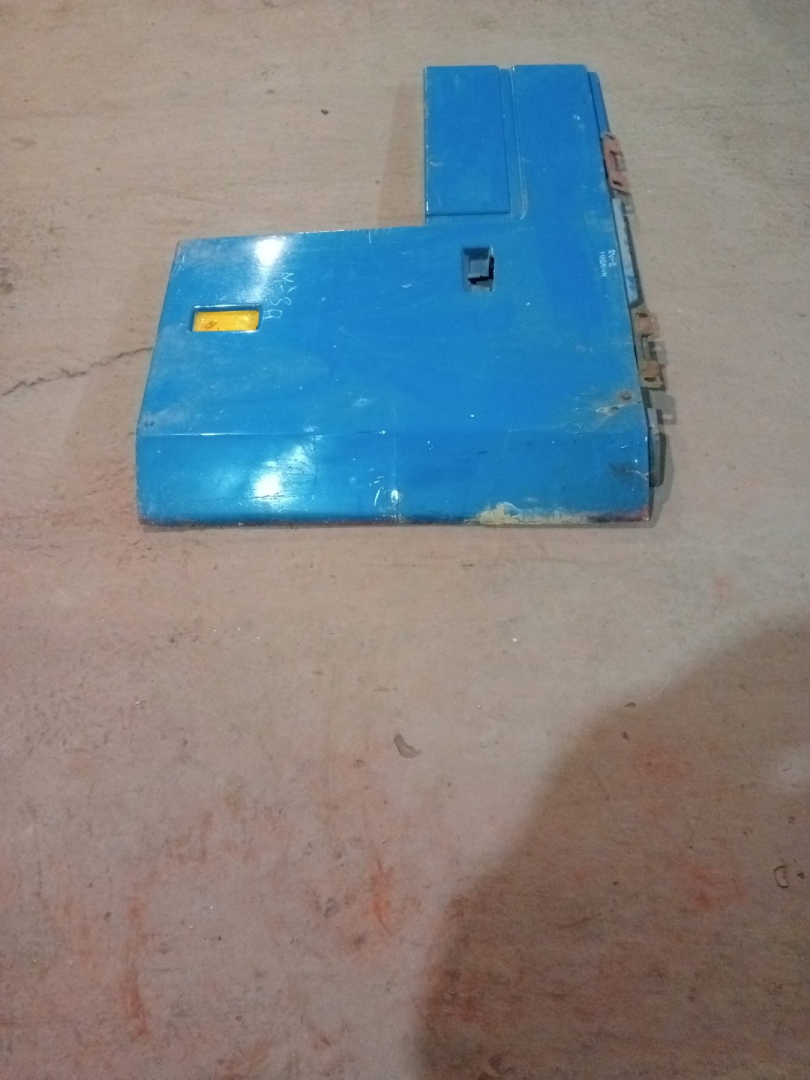 Боковая панель правая Renault Magnum 1 поколение (1990 - 1997) - фото №1