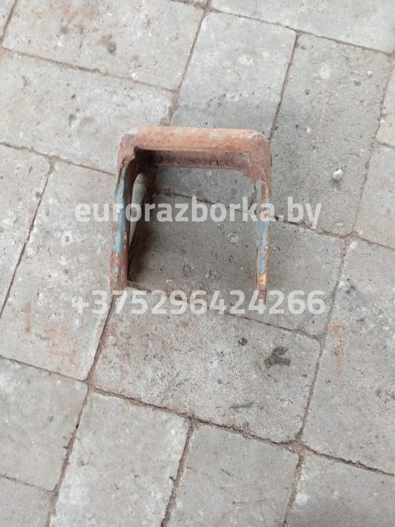 кронштейн (крепление) Mercedes-Benz - фото №1