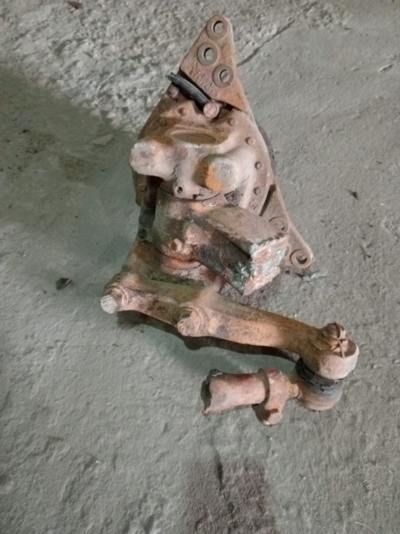 Поворотный кулак (цапфа) Renault Magnum 1 поколение (1990 - 1997) - фото №1