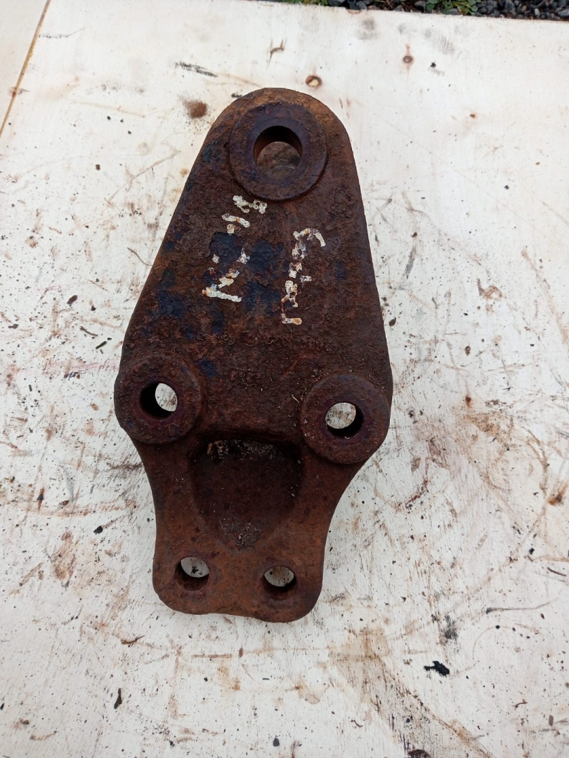 кронштейн рессоры MAN F90 1 поколение (1986 - 1997) - фото №1