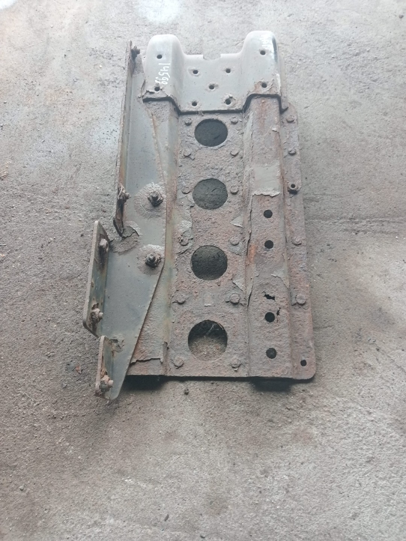 крепление ( кронштейн ) крыла MAN TGA 1 поколение (2000 - 2008) - фото №1