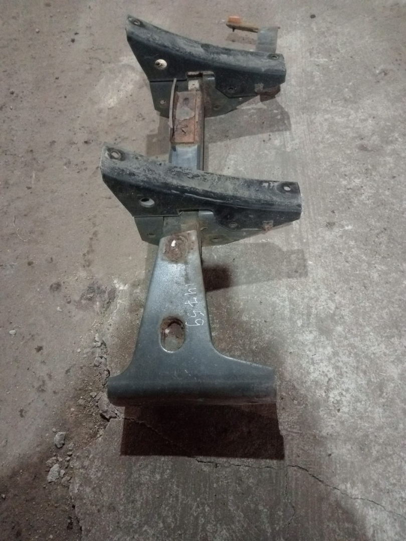 крепление ( кронштейн ) крыла DAF XF 95 1 поколение (2002 - 2006) - фото №1