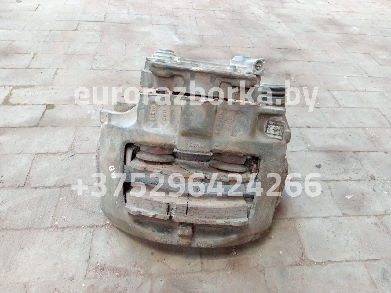 суппорт Mercedes-Benz - фото №1