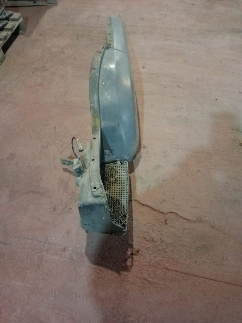 Подножка кабины IVECO EuroTech 1 поколение (1991 - 1999), хетчбэк 3 дв. - фото №1