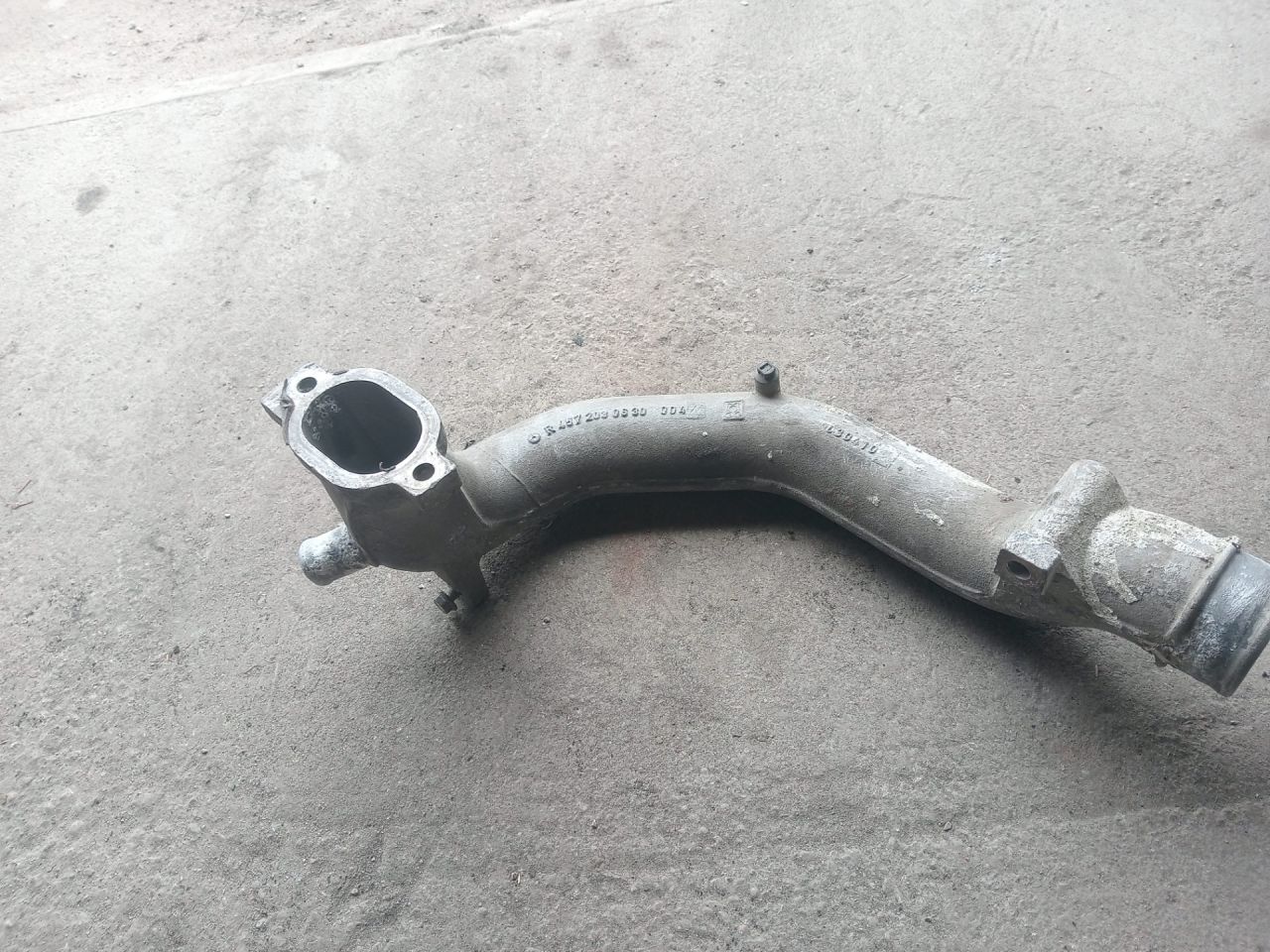 патрубок (трубопровод, шланг) Mercedes-Benz Actros 1 поколение (MP1) (1996 - 2003) - фото №1